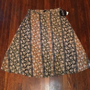 Cotton Blend Skirt size M NWT